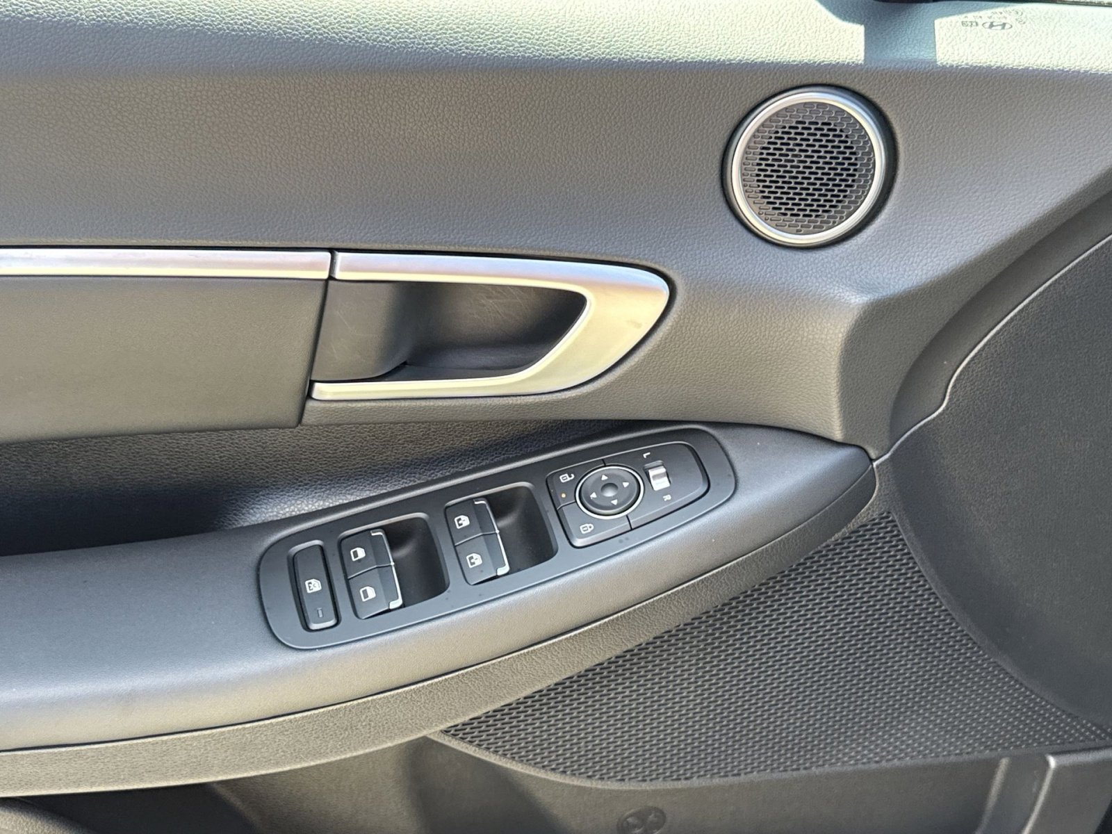 Certified 2025 Hyundai Sonata SEL AWD/4WD image 15