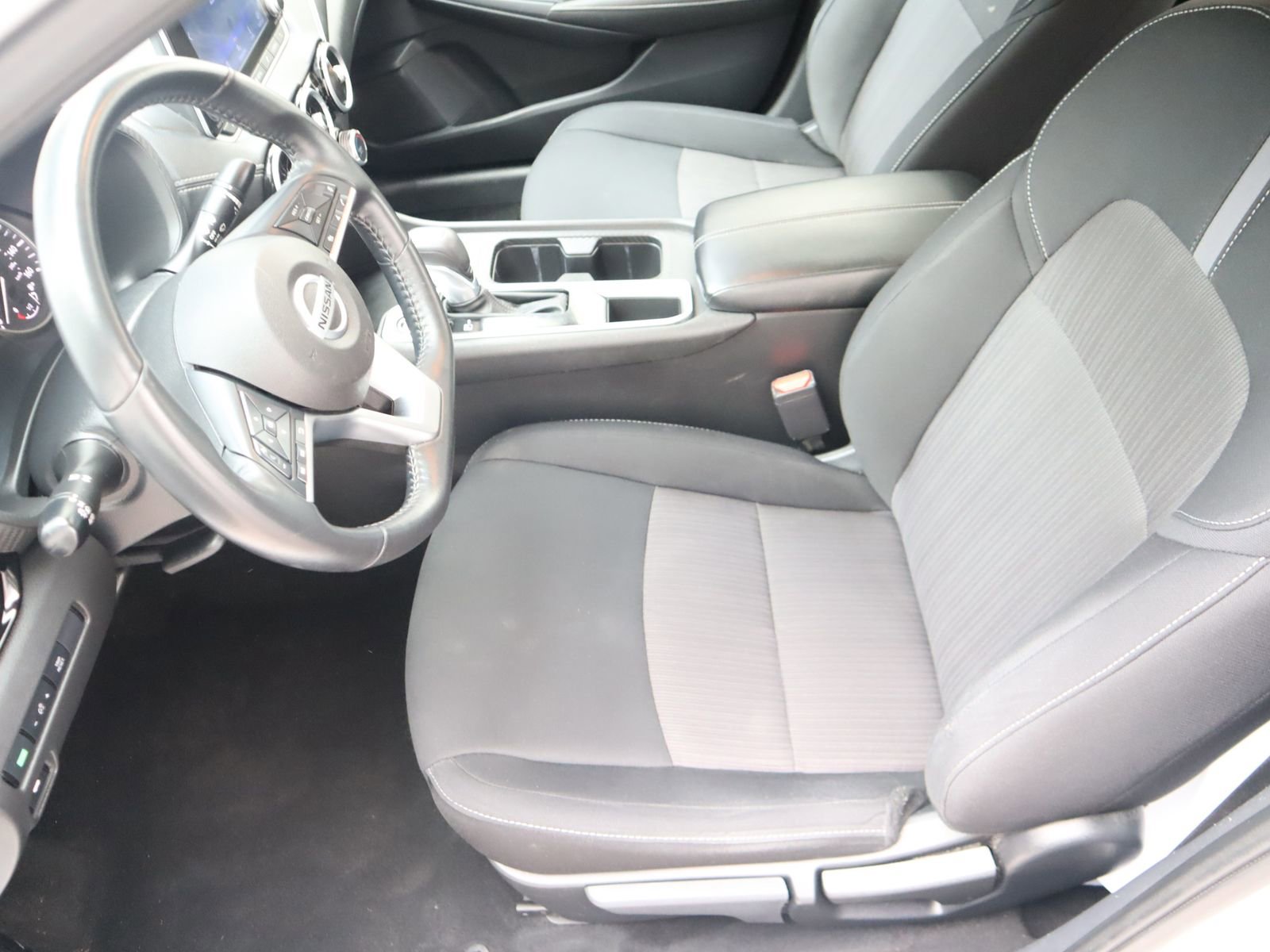 Used 2023 Nissan Sentra SV FWD image 25