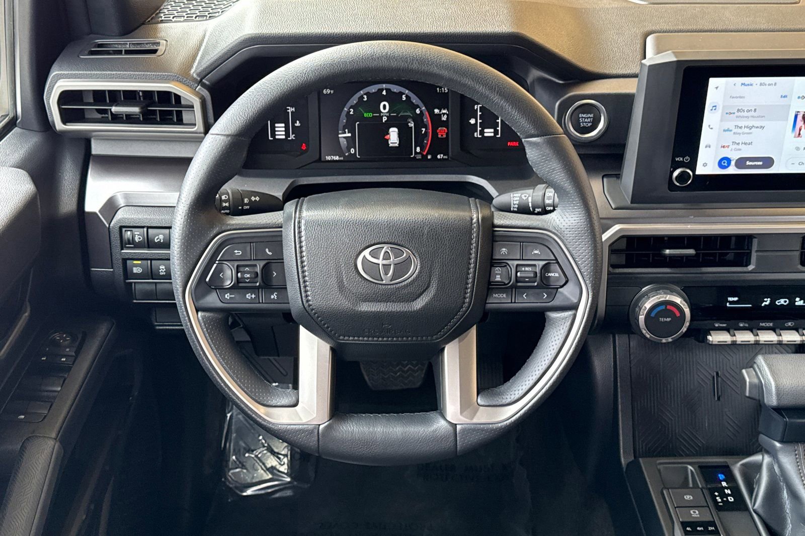 Used 2025 Toyota 4Runner SR5 AWD/4WD image 15