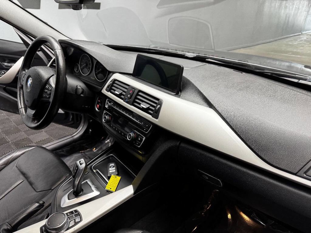 Used 2018 BMW 320i xDrive Sedan image 54