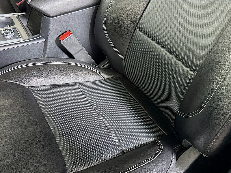 Used 2022 Ford Explorer Limited w/ Equipment Group 301A image 21