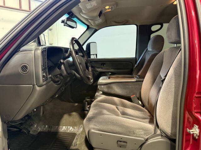Used 2007 GMC Sierra 2500 SLE w/ Heavy-Duty Power Package AWD/4WD image 15