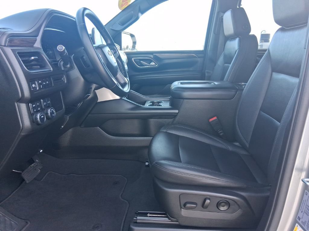 Used 2024 Chevrolet Suburban LT AWD/4WD image 15