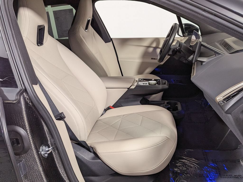 Certified 2023 BMW iX xDrive50 w/ Sport Package AWD/4WD image 25