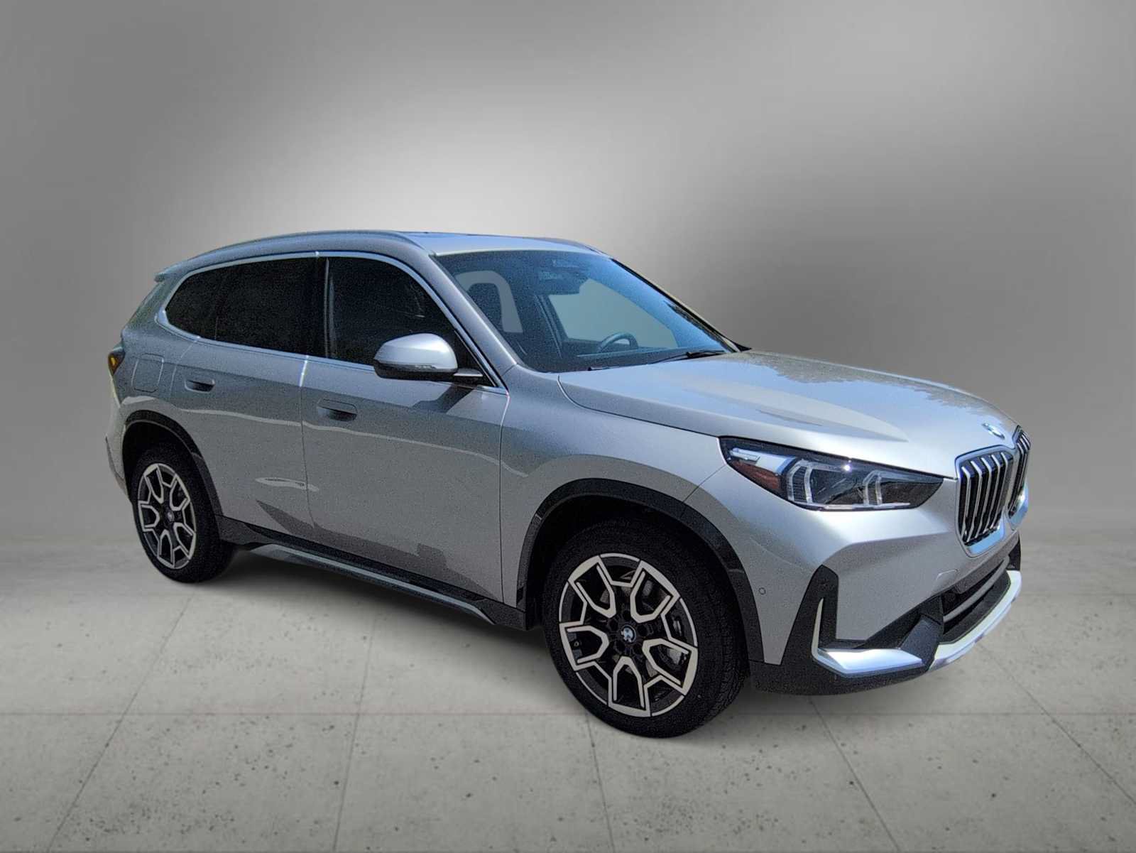 Used 2026 BMW X1 xDrive28i w/ Convenience Package AWD/4WD image 2