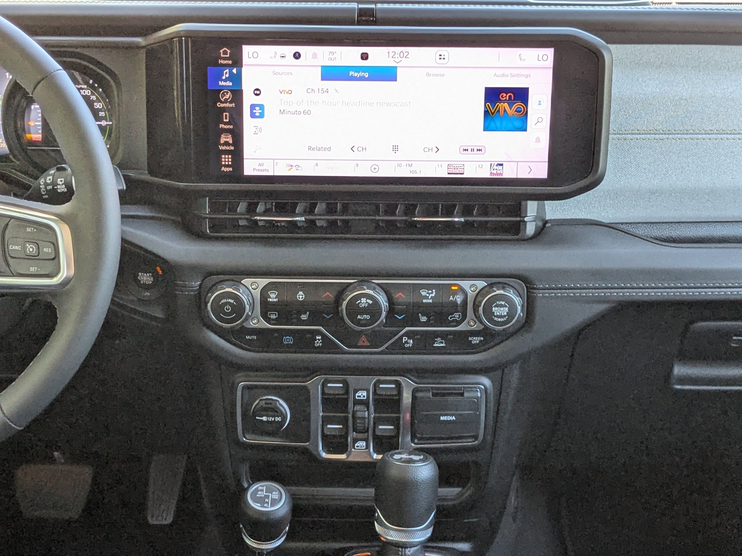 Used 2025 Jeep Wrangler Unlimited Sahara w/ Safety Group image 17