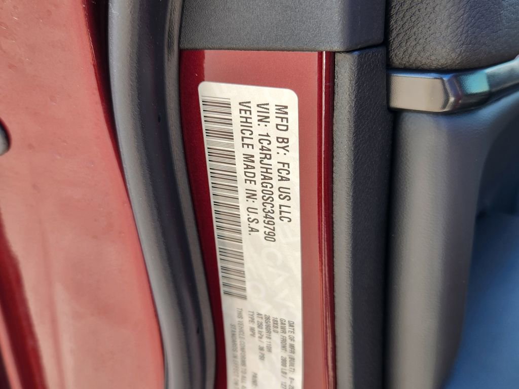 New 2025 Jeep Grand Cherokee Laredo X w/ Trailer Tow Package image 31