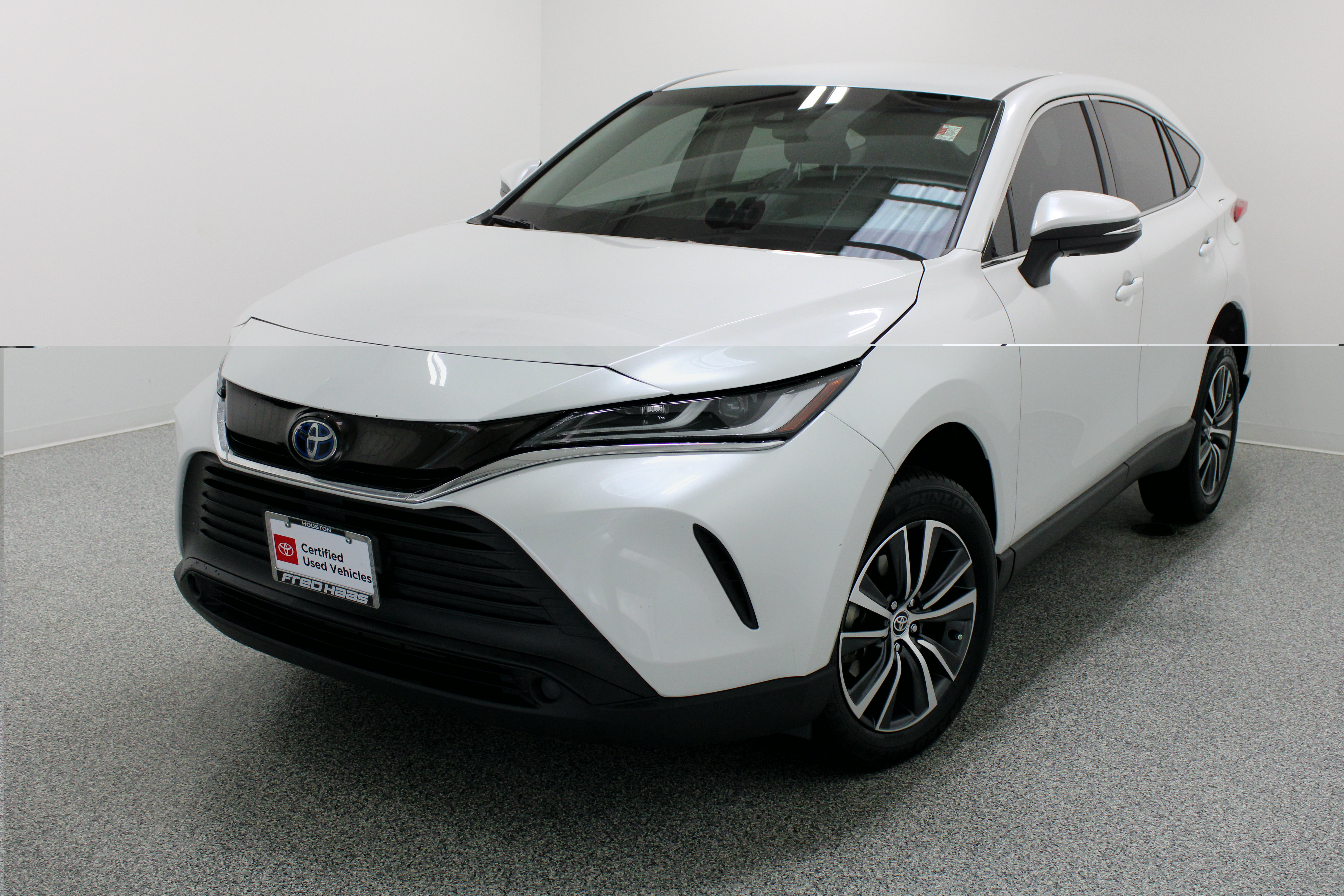 Certified 2023 Toyota Venza LE AWD/4WD image 2