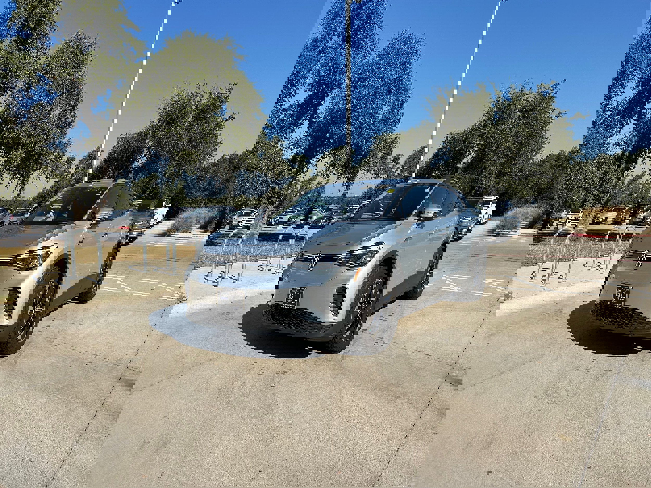 Used 2022 Volkswagen ID.4 Pro image 2