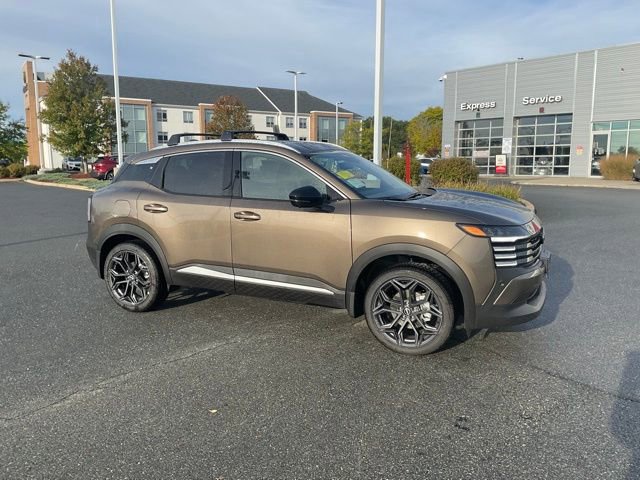 New 2026 Nissan Kicks SR w/ SR Premium Package