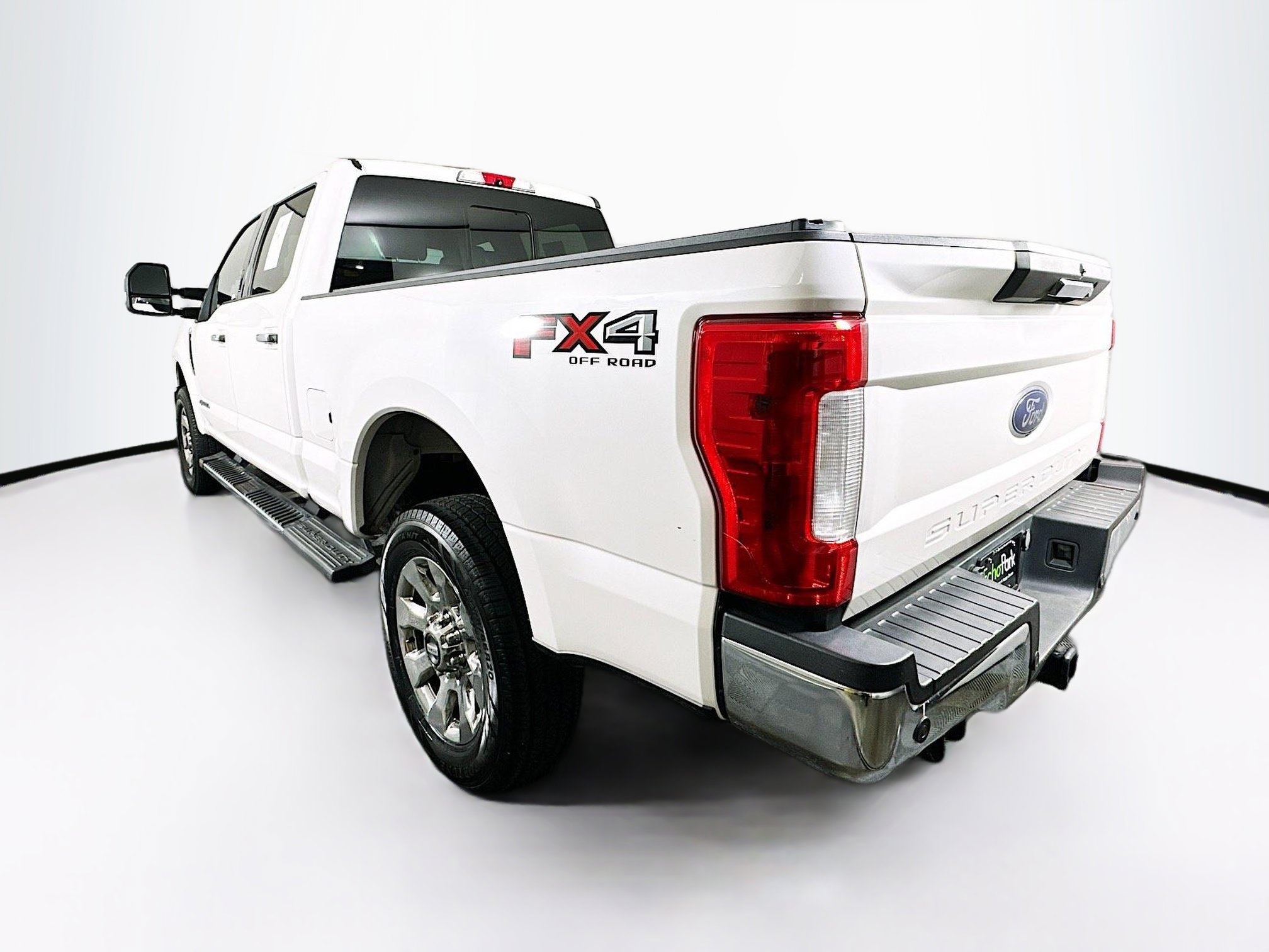 Used 2018 Ford F250 Lariat w/ Chrome Package image 5