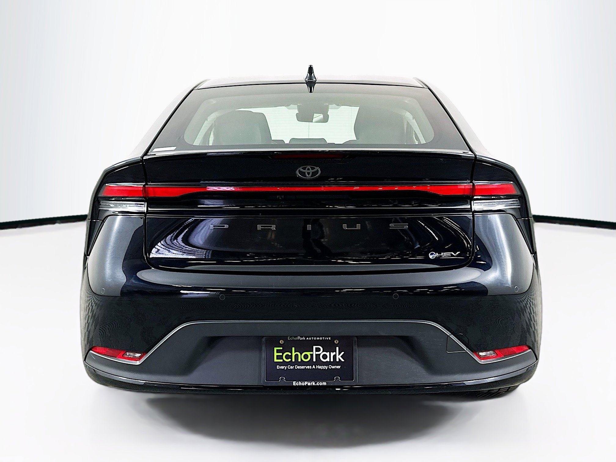 Used 2025 Toyota Prius LE image 7