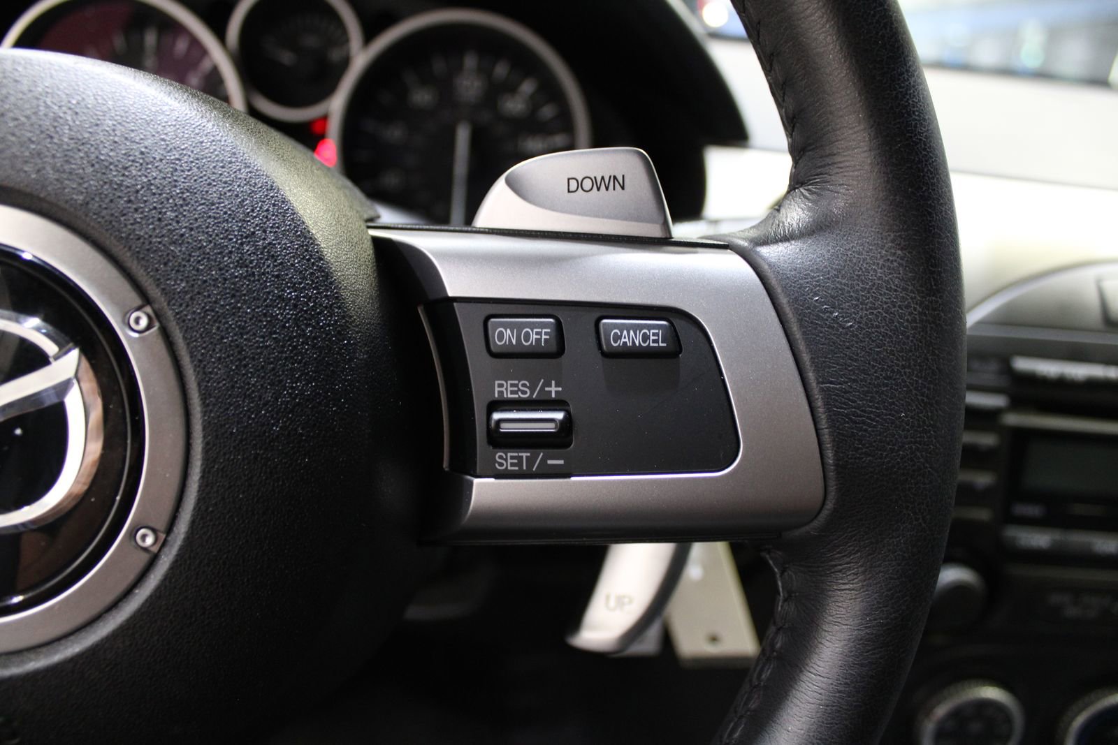 Used 2011 MAZDA MX-5 Miata Touring image 23