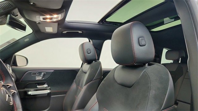 Used 2024 Mercedes-Benz EQB 250+ image 32