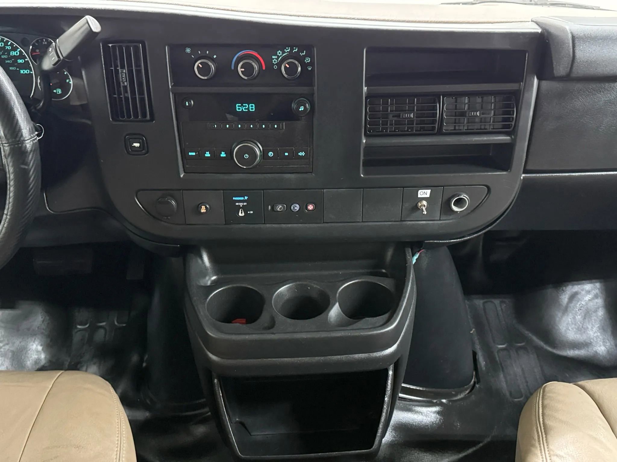Used 2013 Chevrolet Express 3500 LS image 25