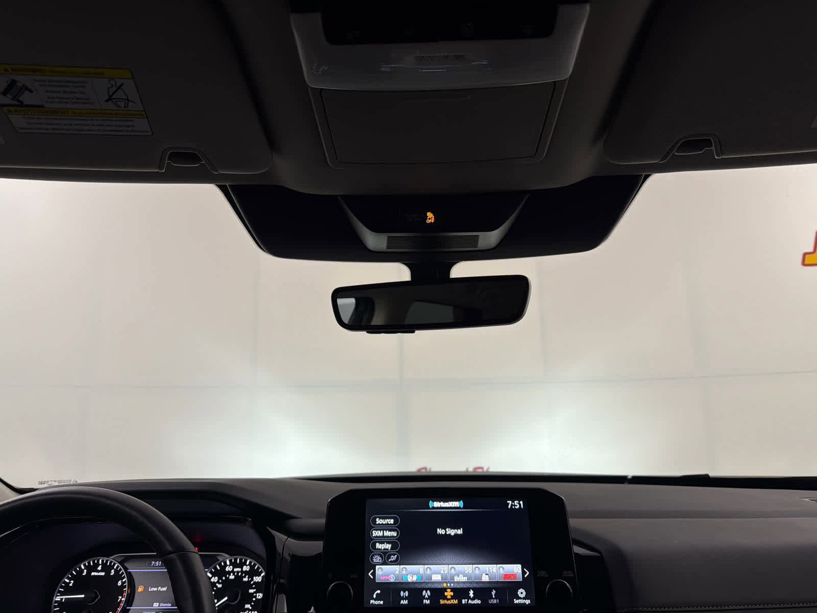 Certified 2025 Nissan Pathfinder SL FWD image 21