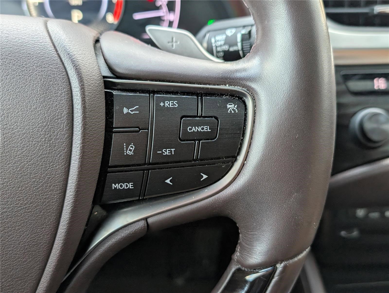 Used 2019 Lexus ES 350 w/ Premium Package FWD image 23