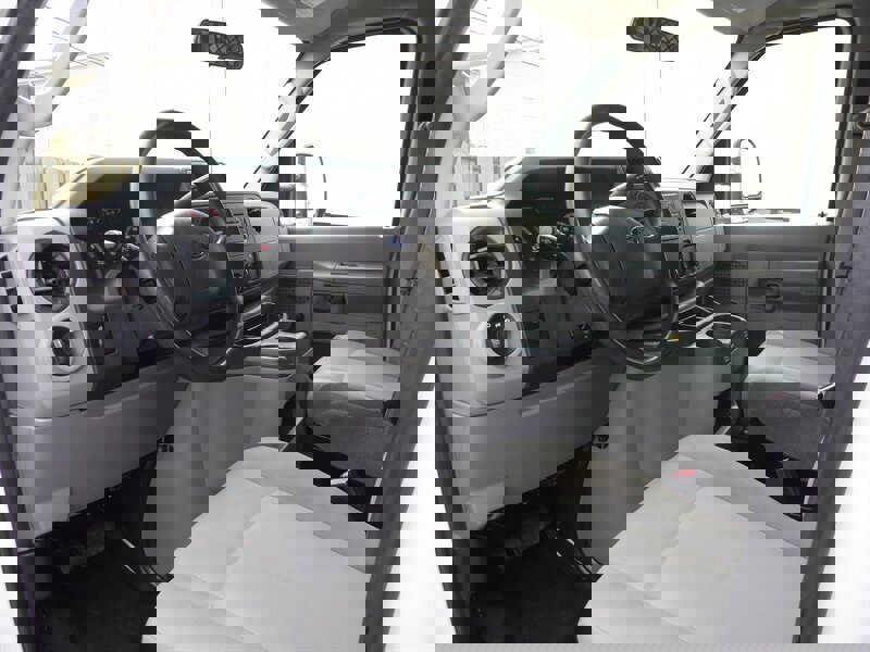 Used 2014 Ford E-250 and Econoline 250 Extended image 14