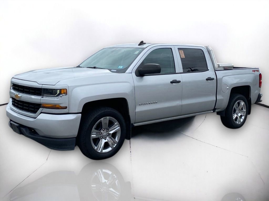 Used 2018 Chevrolet Silverado 1500 Custom w/ Custom Value Package image 2