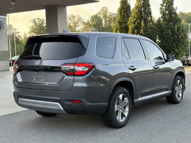 Used 2025 Honda Pilot EX-L image 3