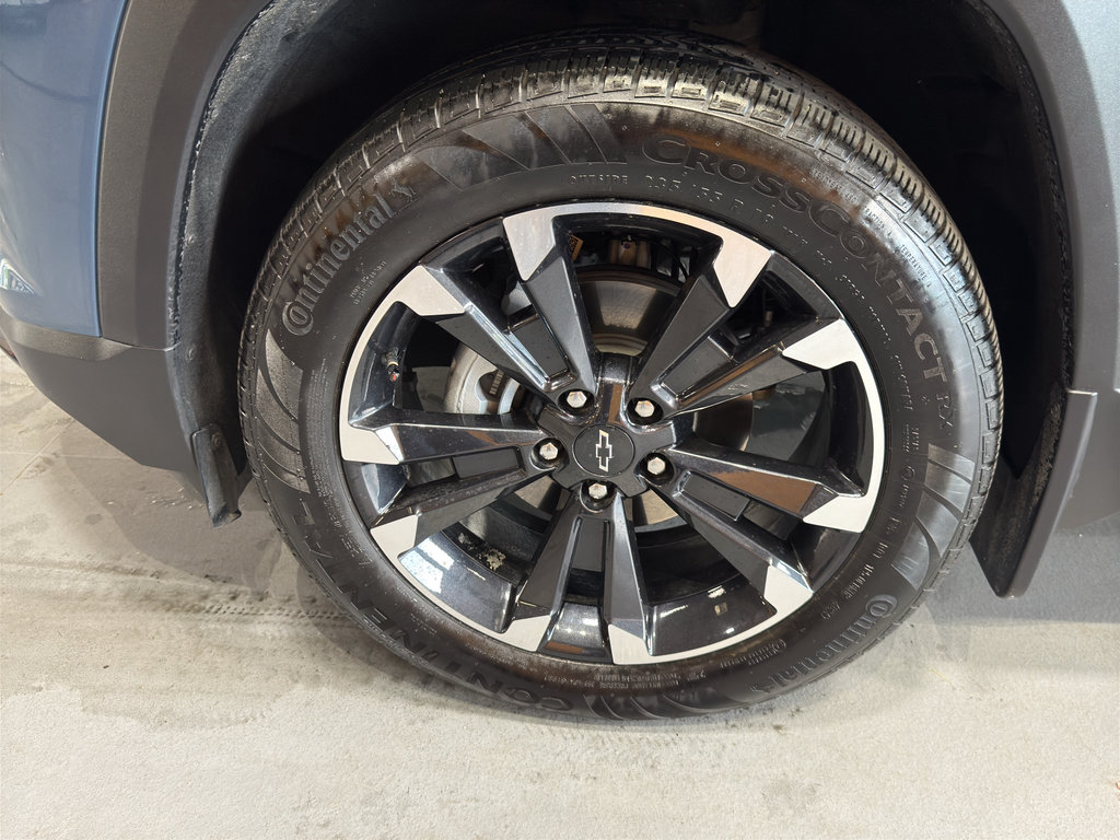 Used 2025 Chevrolet Equinox RS w/ Safety and Technology Package AWD/4WD image 9