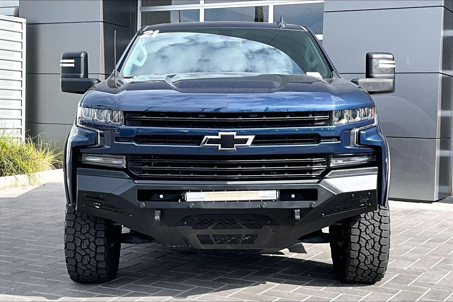Used 2021 Chevrolet Silverado 1500 RST image 2