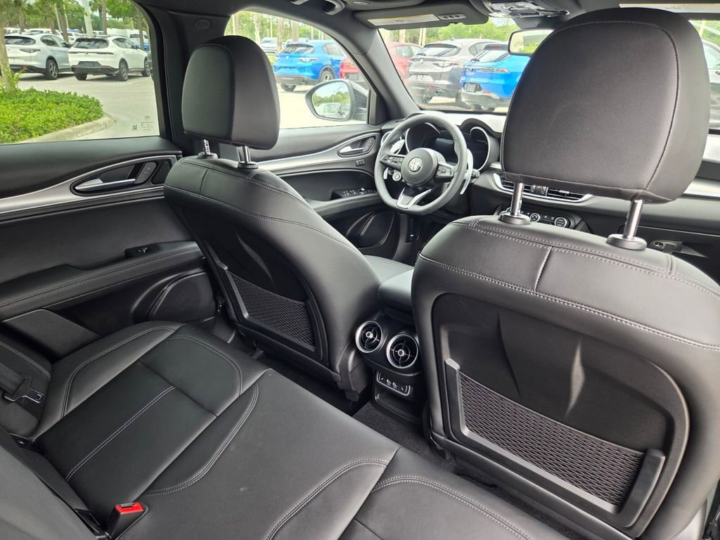 New 2025 Alfa Romeo Stelvio Sprint w/ Convenience Package AWD/4WD image 20