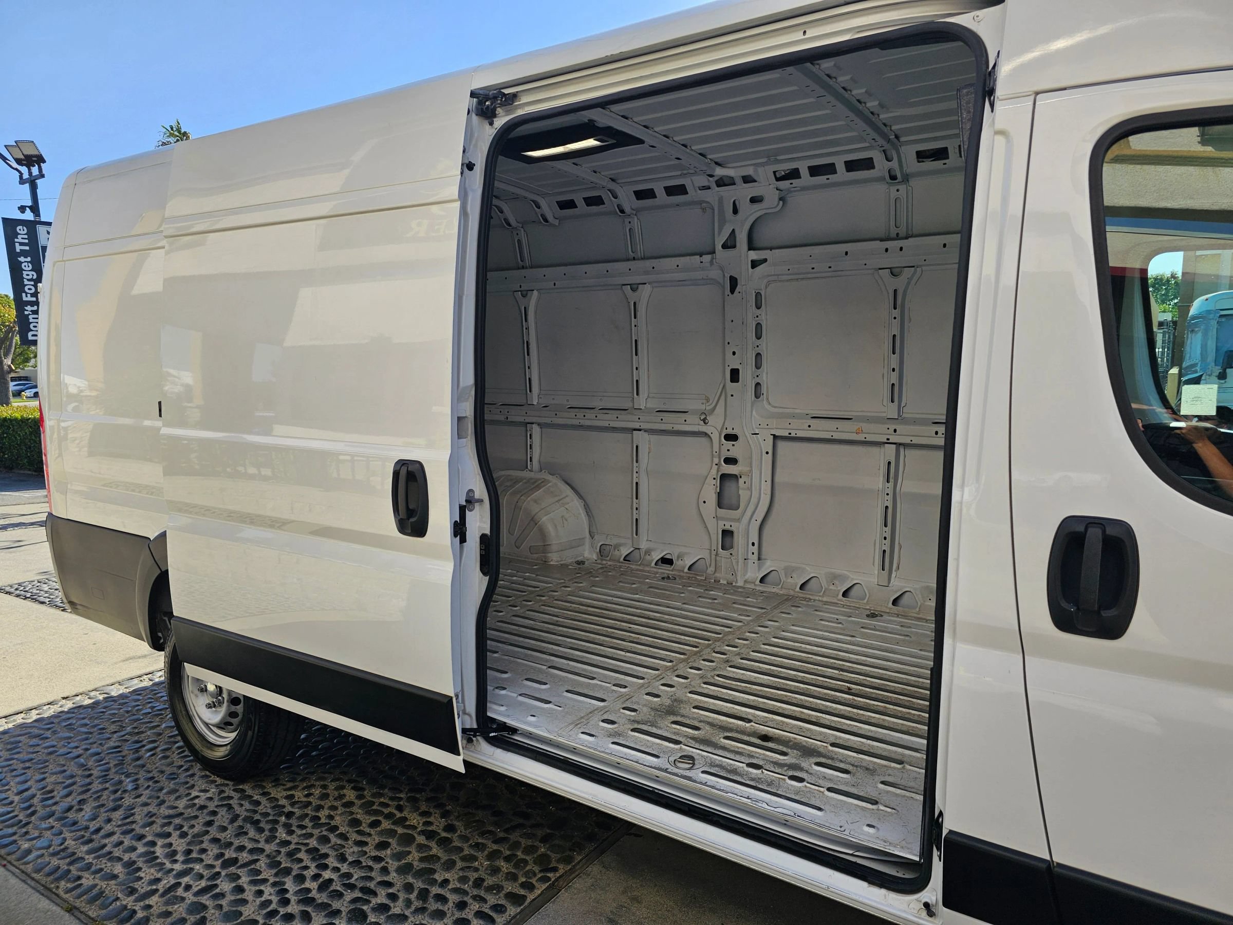 Used 2023 RAM ProMaster 3500 w/ Fleet Safety Group FWD image 20