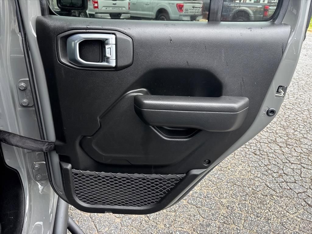 Used 2022 Jeep Gladiator Sport AWD/4WD image 15