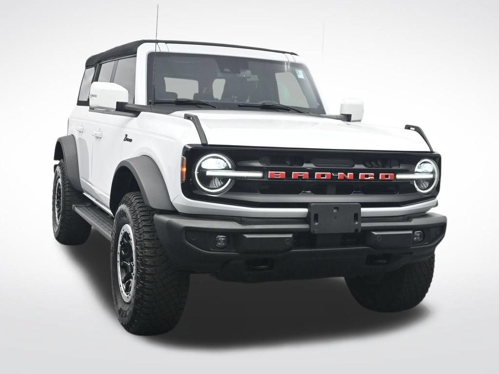 Used 2024 Ford Bronco Outer Banks w/ Sasquatch Package AWD/4WD image 3