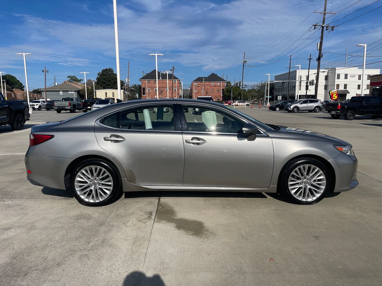 Used 2015 Lexus ES 350 w/ Ultra Luxury Package FWD image 7
