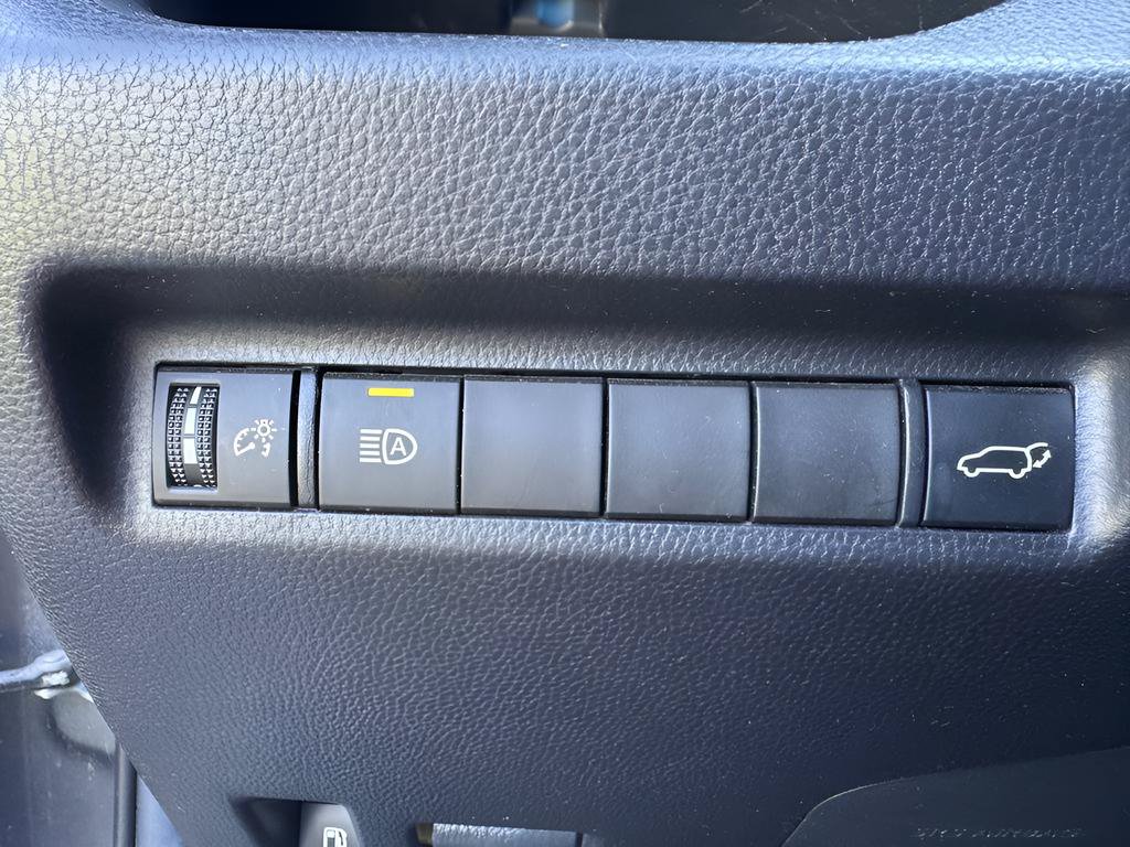 Used 2021 Toyota RAV4 XSE AWD/4WD image 23