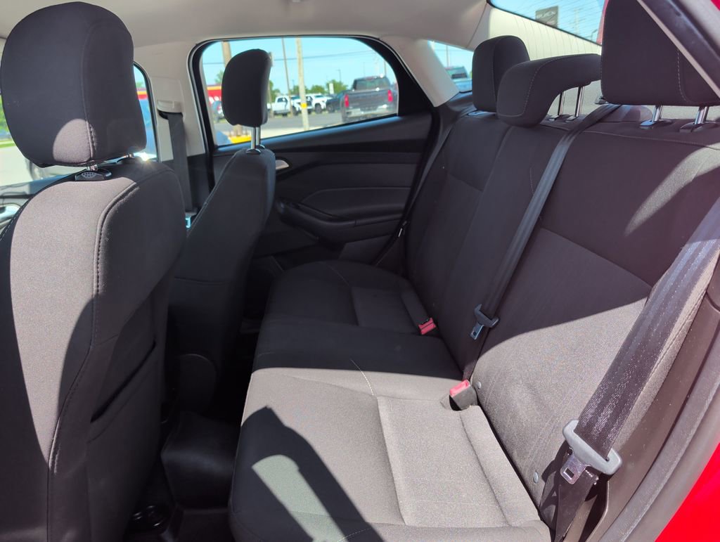 Used 2016 Ford Focus SE FWD image 19