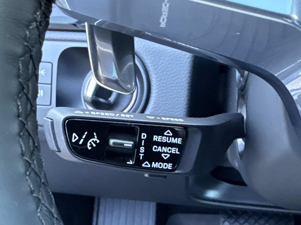 Certified 2023 Porsche Cayenne AWD/4WD image 32