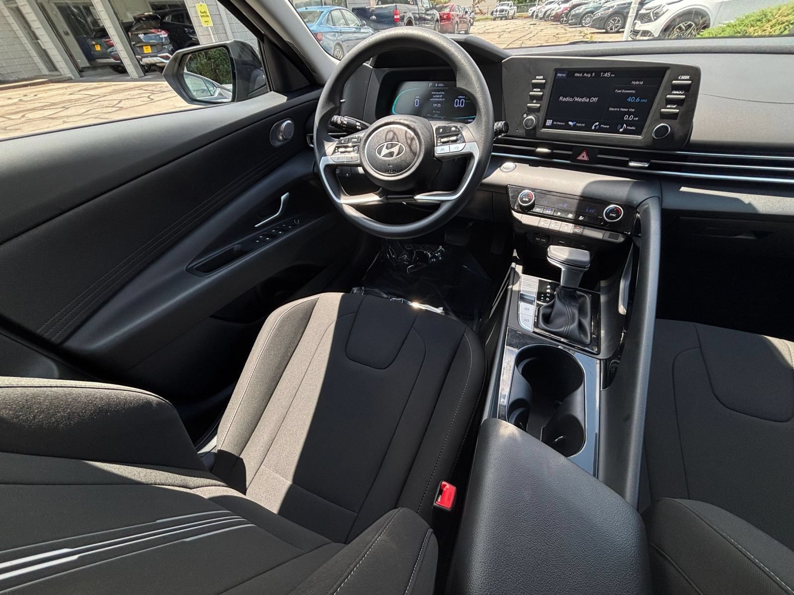 Used 2026 Hyundai Elantra Hybrid FWD image 33