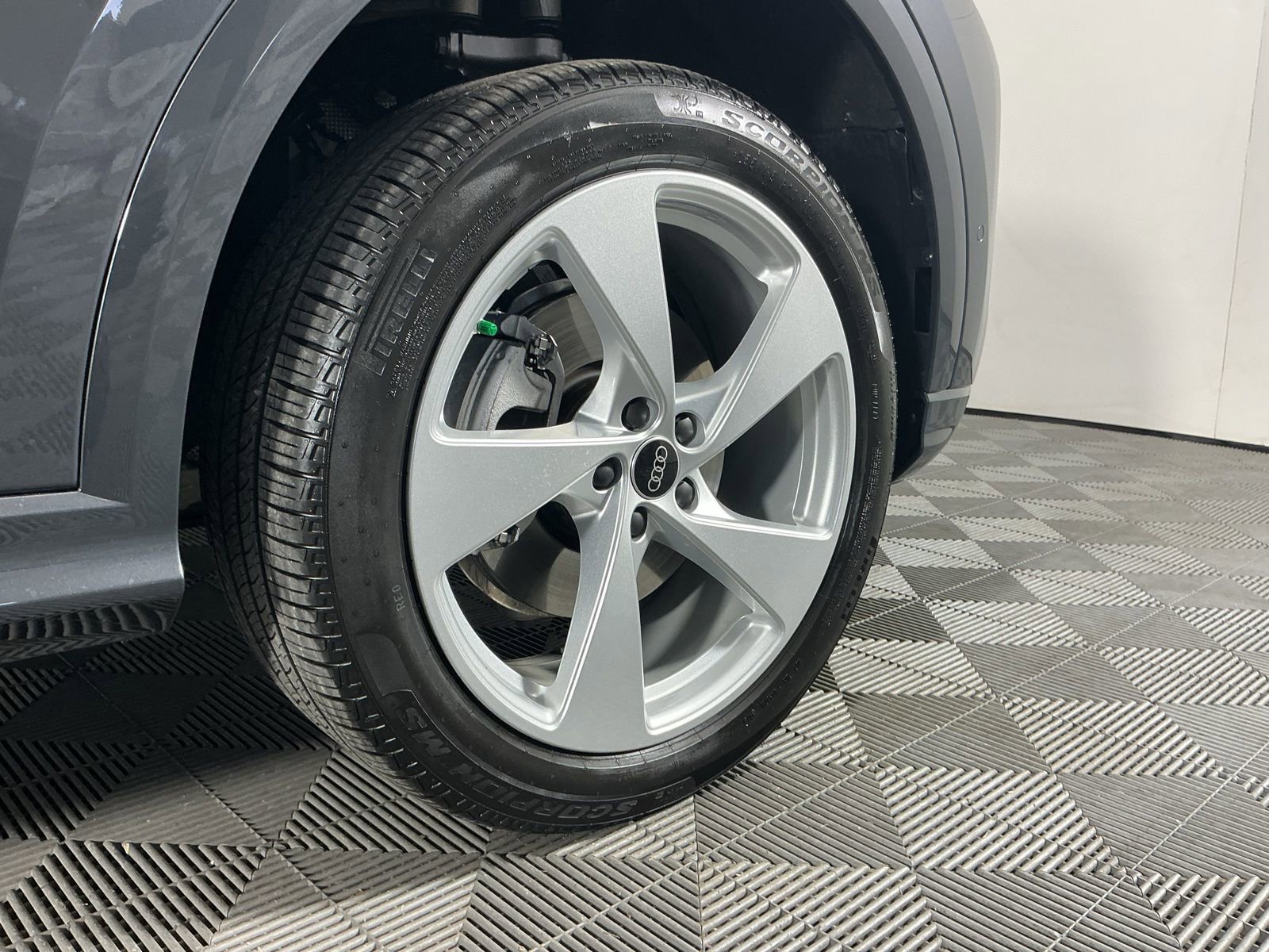 Used 2025 Audi Q5 Premium Plus w/ Premium Plus image 11