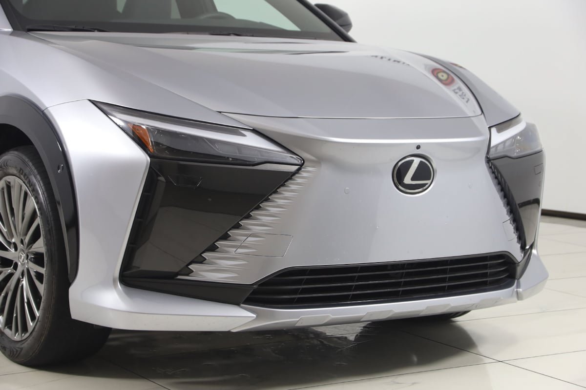 Used 2023 Lexus RZ 450e Premium w/ Accessory Package (Z1) AWD/4WD image 38
