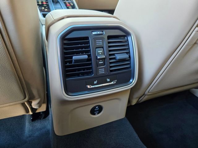 Used 2025 Porsche Macan image 14