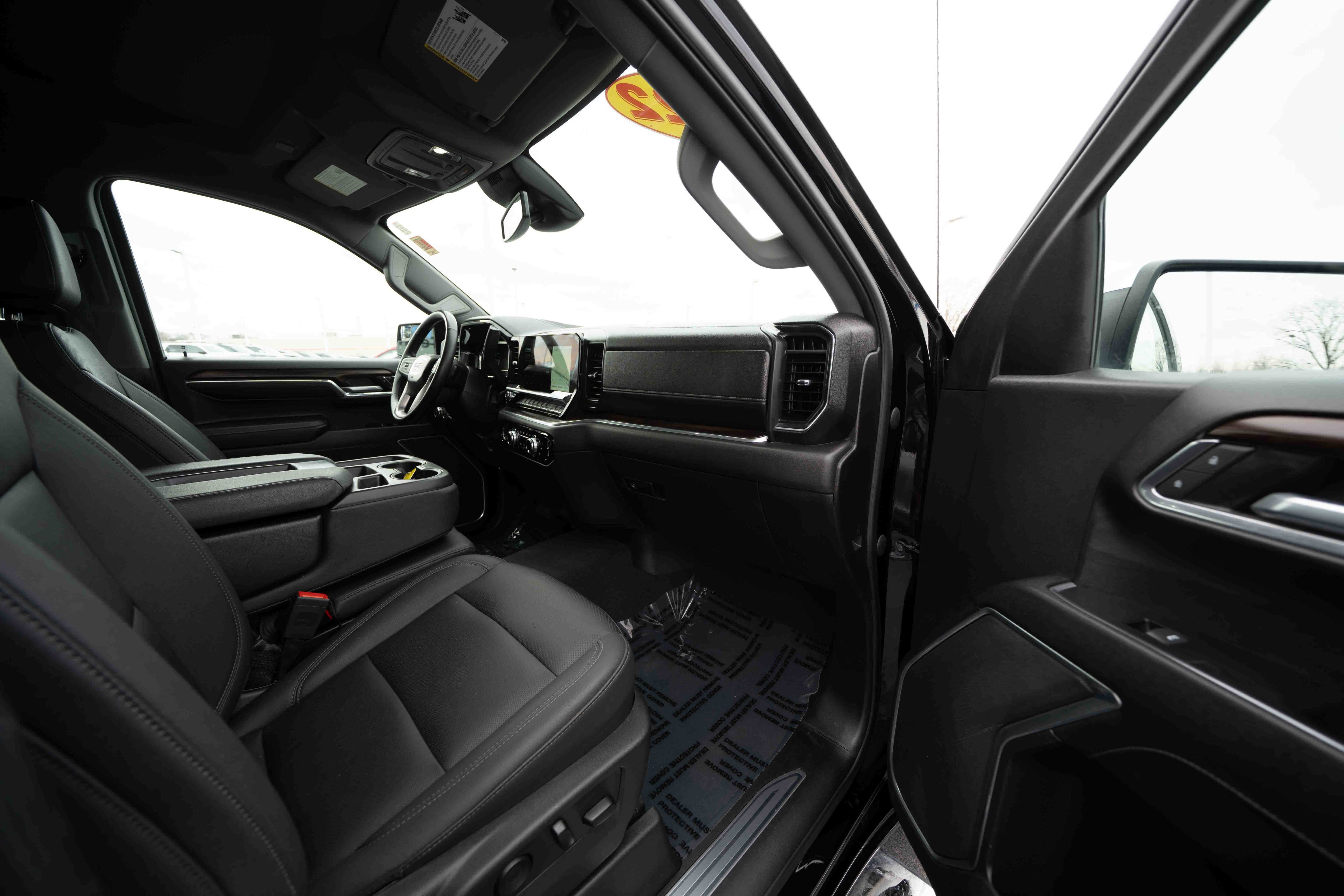 Used 2023 GMC Sierra 1500 SLT AWD/4WD image 25