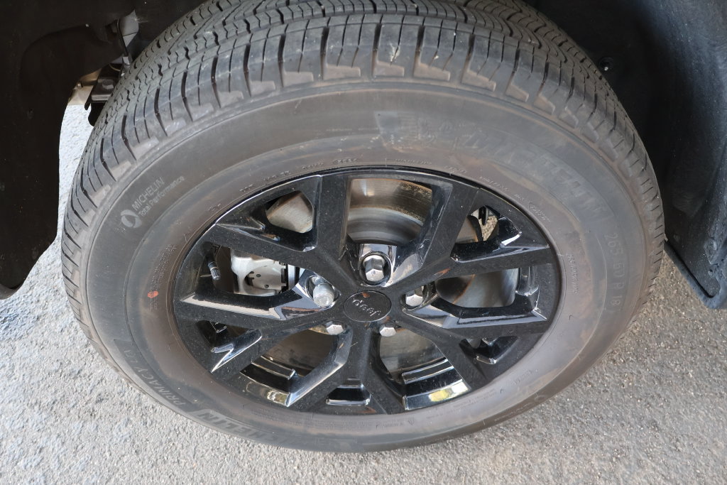 Used 2025 Jeep Grand Cherokee Altitude AWD/4WD image 62