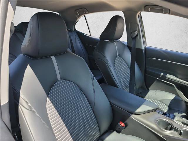 Used 2022 Toyota Camry SE image 12