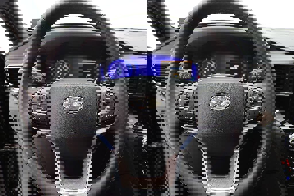 Used 2022 Ford Explorer Platinum w/ Equipment Group 601A image 21