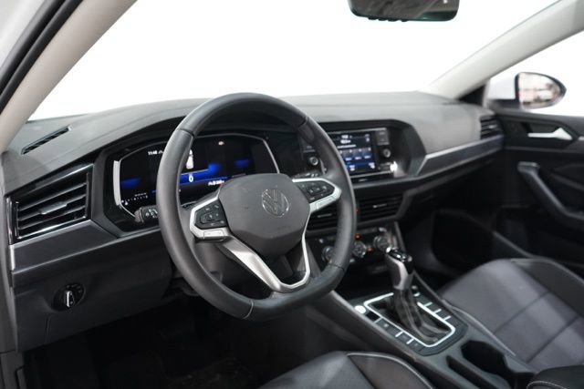 Used 2024 Volkswagen Jetta SE image 17