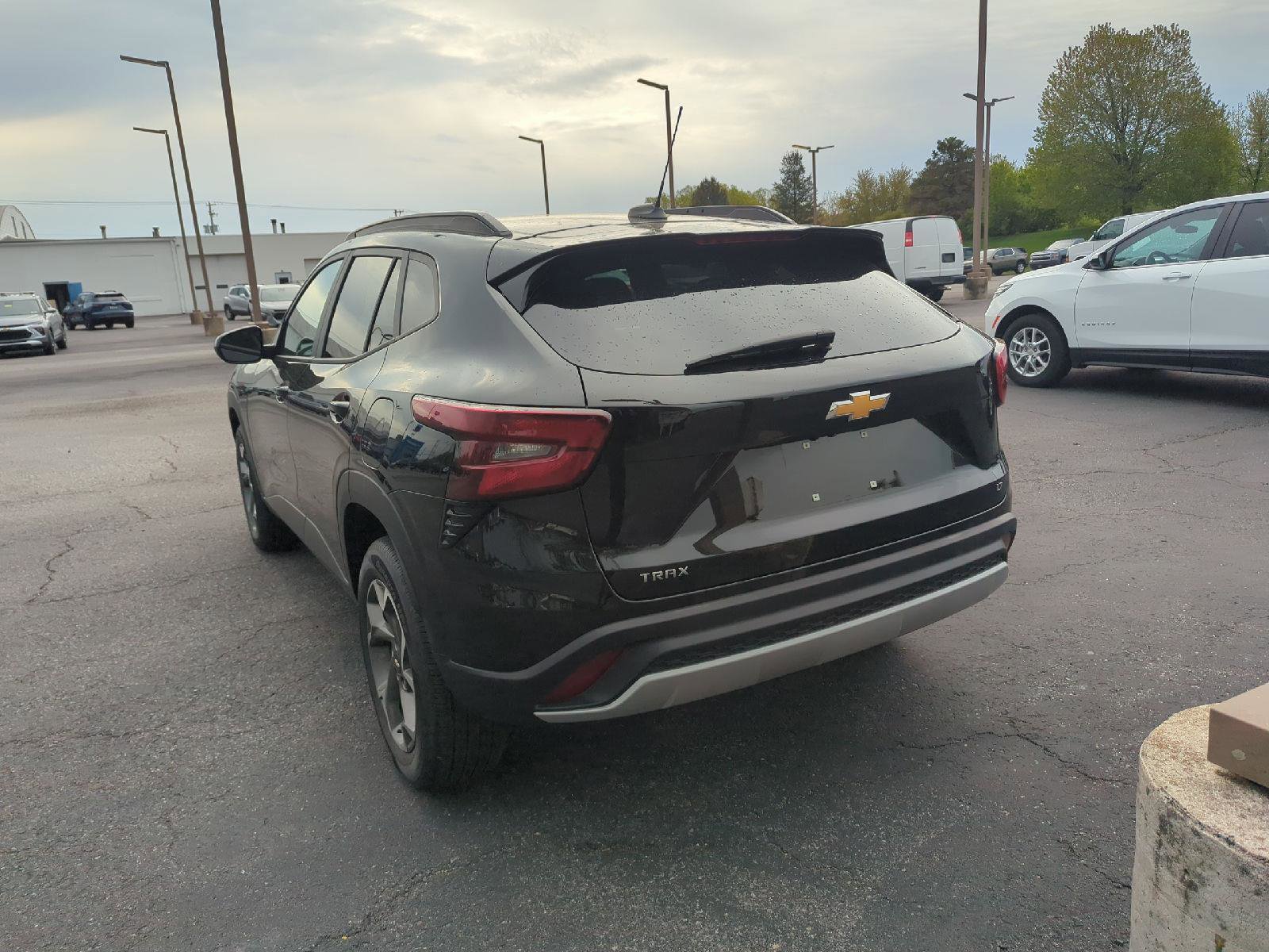 Used 2024 Chevrolet Trax LT w/ Driver Confidence Package FWD image 6