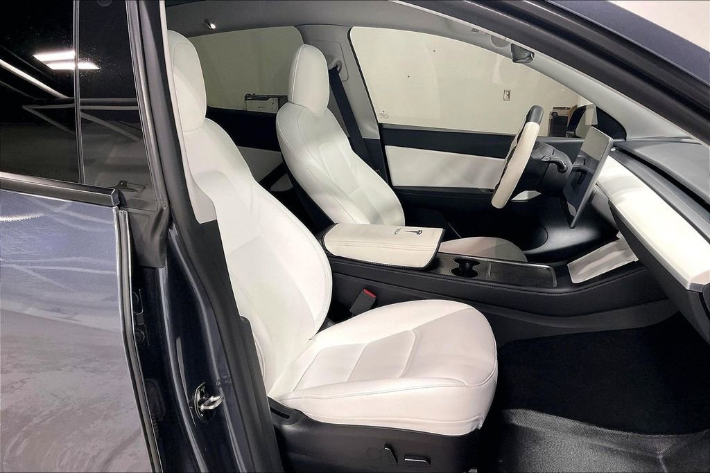 Used 2022 Tesla Model Y Performance image 10