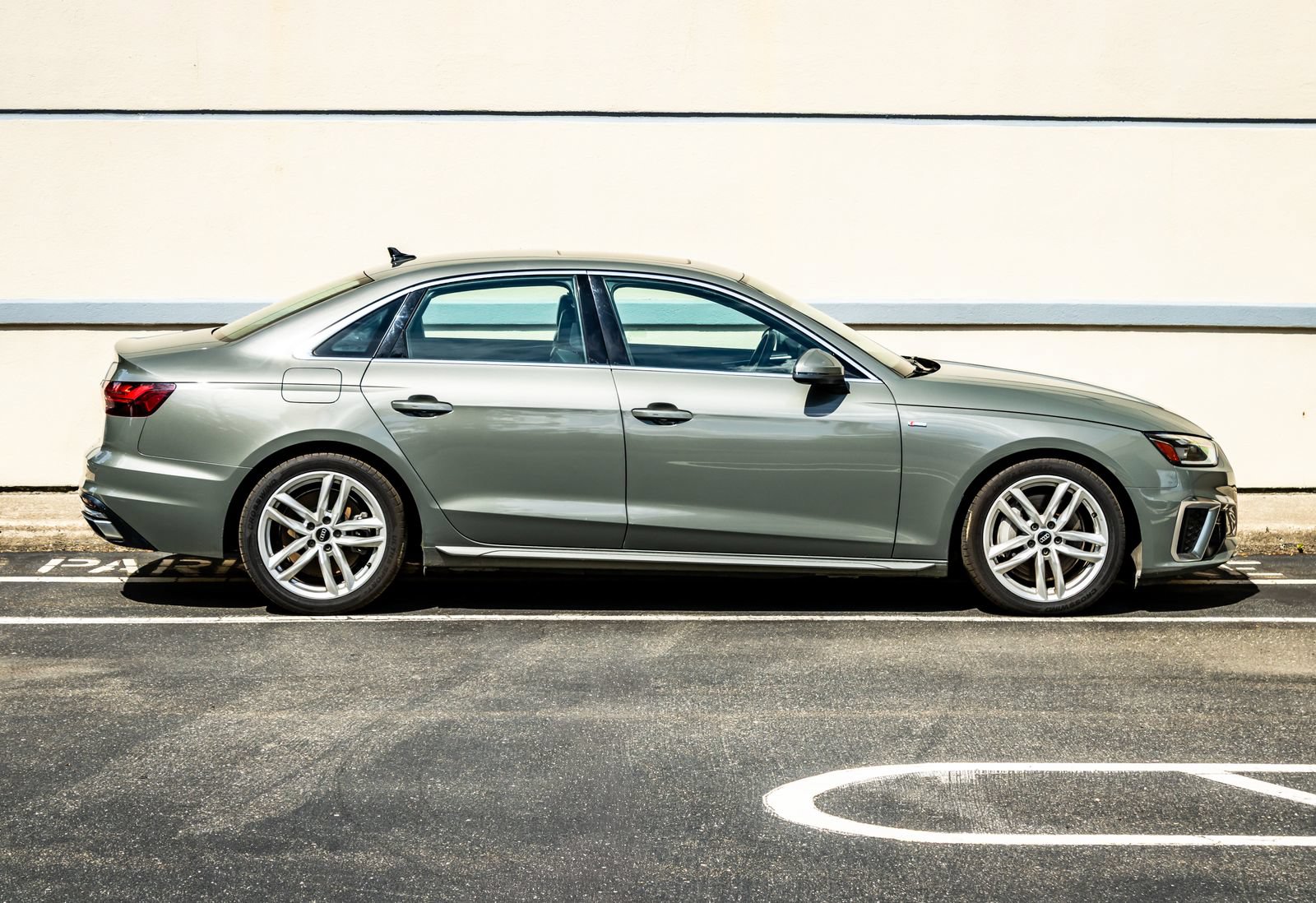 Used 2023 Audi A4 2.0T Premium Plus AWD/4WD image 9