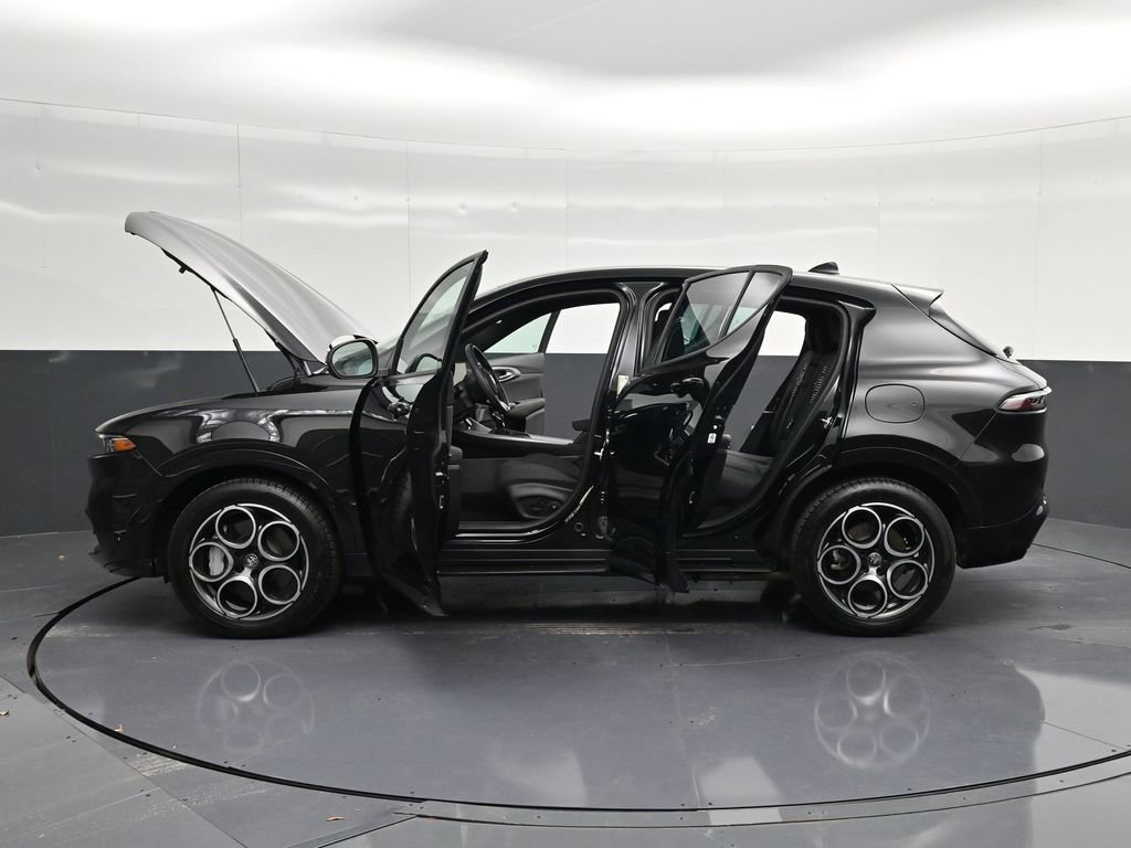 Used 2025 Alfa Romeo Tonale AWD/4WD image 44