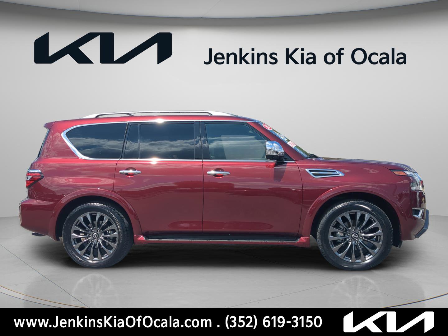 Used 2023 Nissan Armada Platinum w/ Captain's Chairs Package AWD/4WD image 3