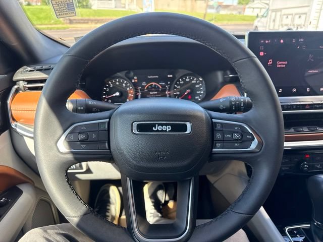 Used 2023 Jeep Compass Limited w/ Sun and Sound Group AWD/4WD image 21