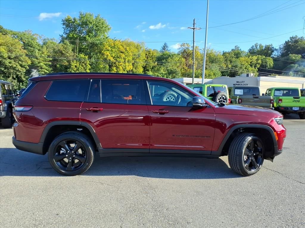 New 2025 Jeep Grand Cherokee L Altitude image 3